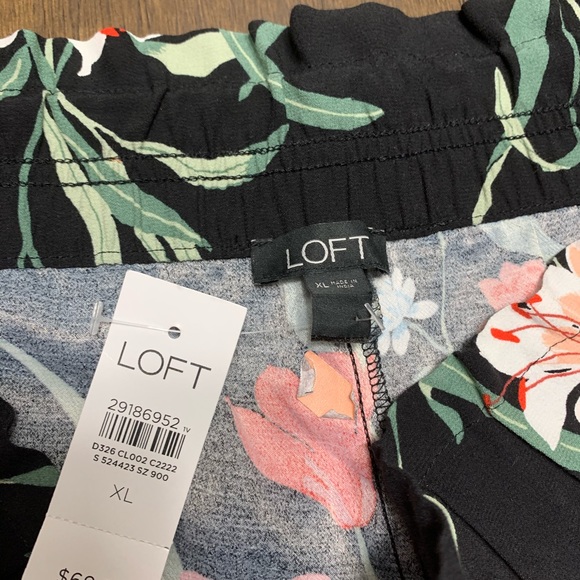 Brand new - never worn Loft floral cropped pants - Picture 3 of 7